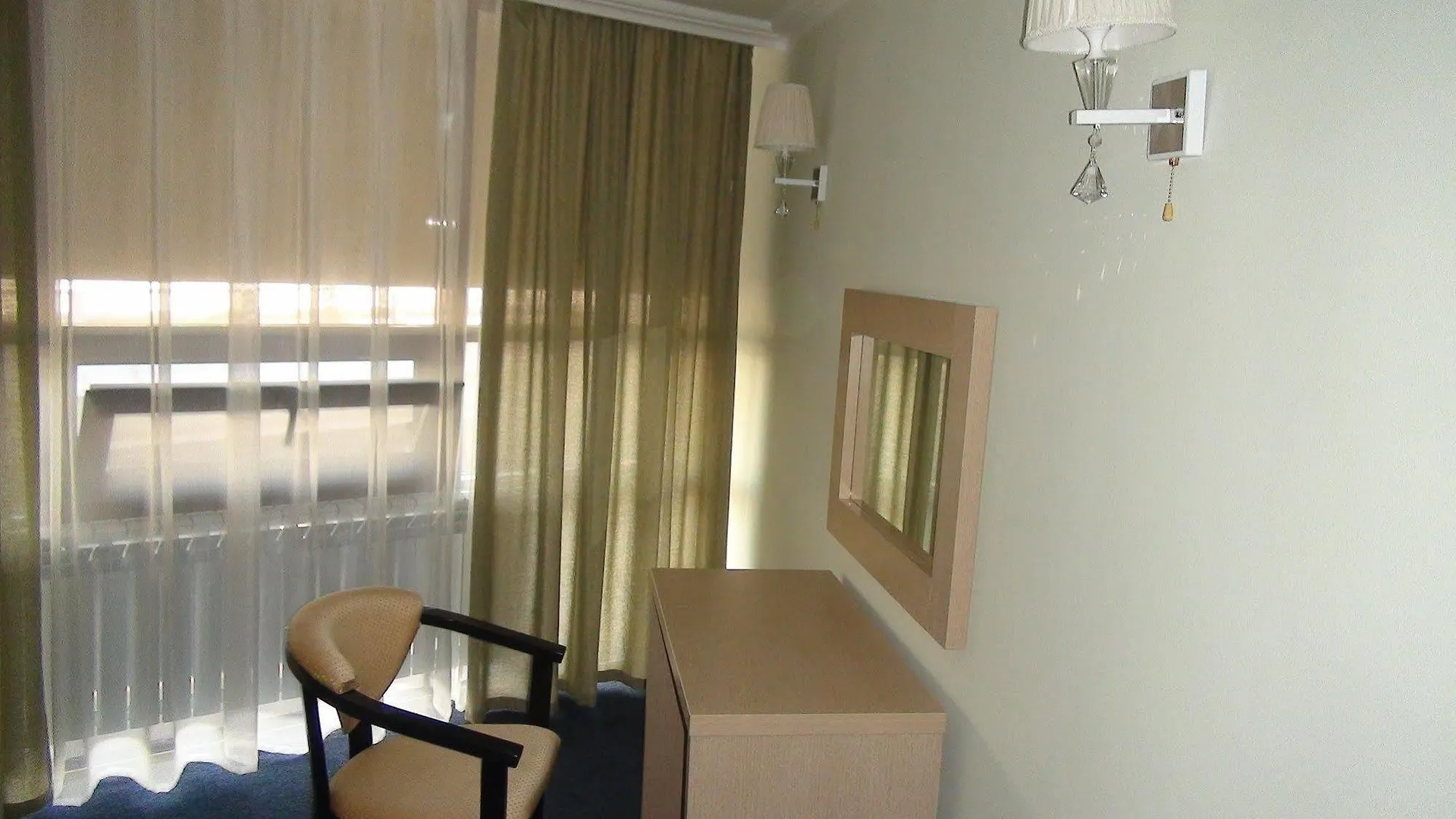 Bayterek Hotel Астана 3*,